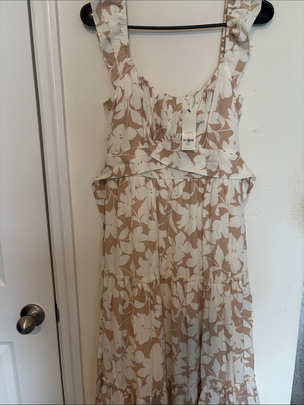 Francesca's Collections Beige and White Floral Maxi Dress